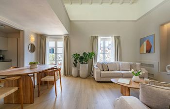 Jewel & Ivory Holiday Home