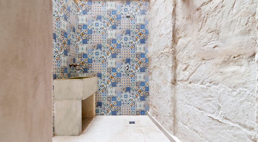 Photo of Baroque Glow