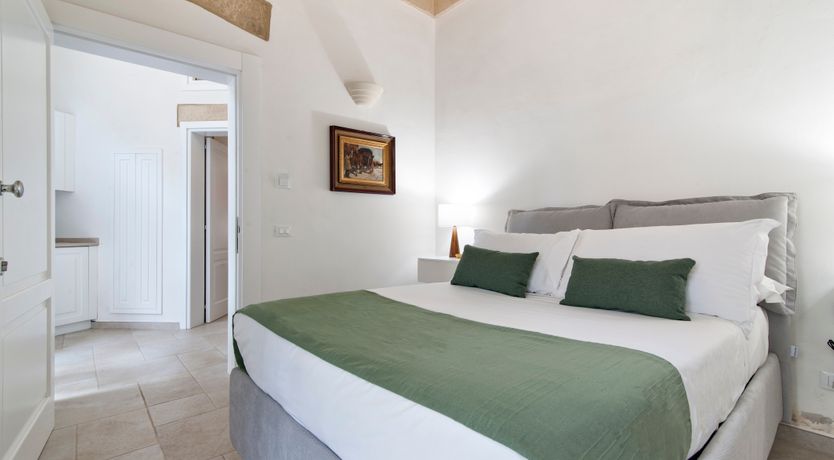 Photo of Baroque Glow