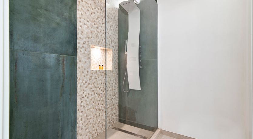 Photo of Baroque Glow