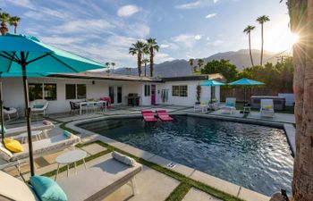 Gateway to Palm Springs Holiday Home