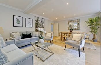 West London Wonder Holiday Home