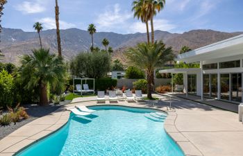 Calm Oasis Holiday Home