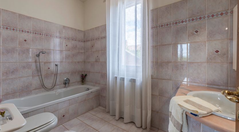 Photo of Sunlit Tuscan Retreat