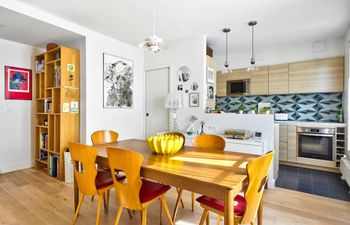 Magic in the Marais Holiday Home