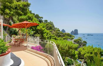 Sea Vista Holiday Home