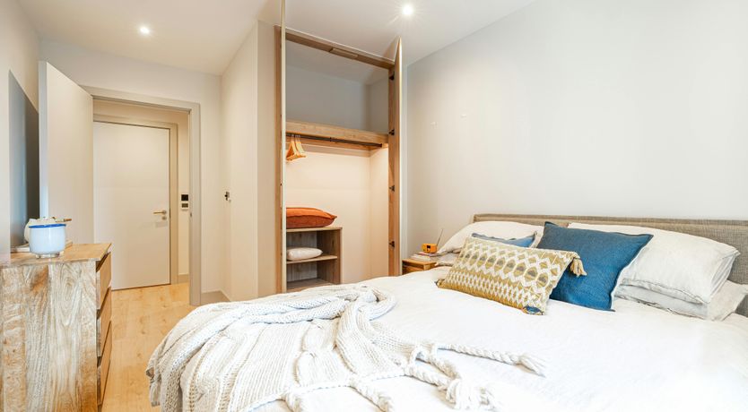 Photo of Gateway to Colindale