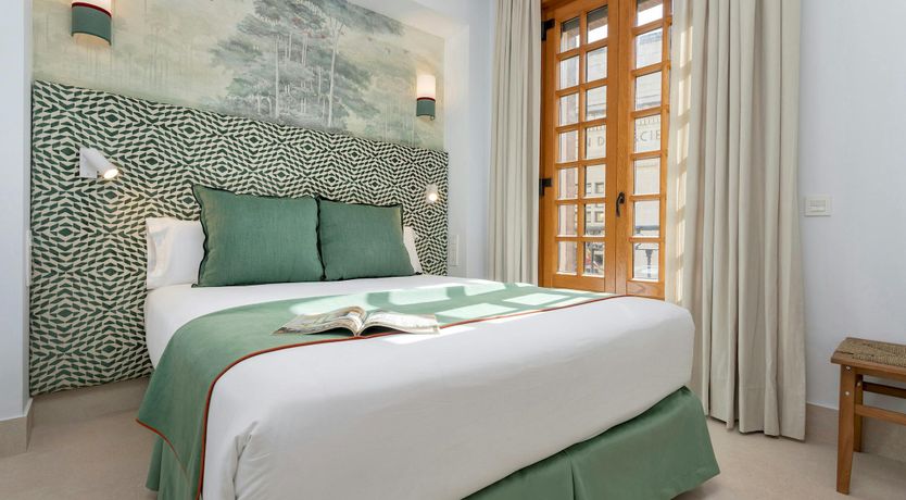 Photo of Granada's Echo