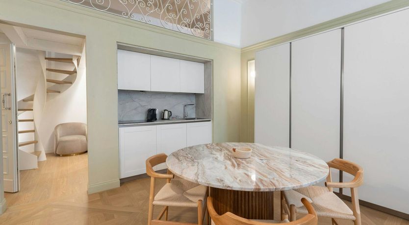 Photo of Florentine Getaway