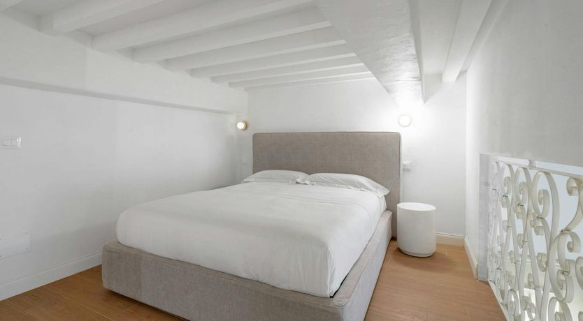 Photo of Florentine Getaway