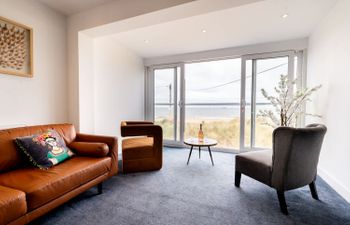 A Coastal Moon Holiday Home