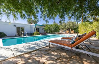 Desert & Valley Holiday Home