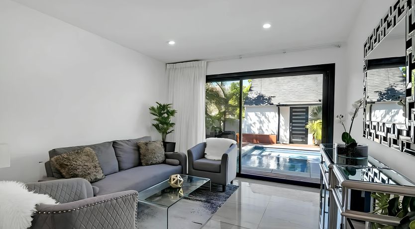 Photo of Sleek Stardust