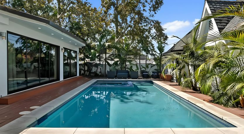 Photo of Sleek Stardust