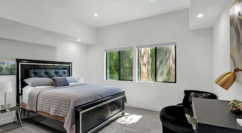 Photo of Sleek Stardust