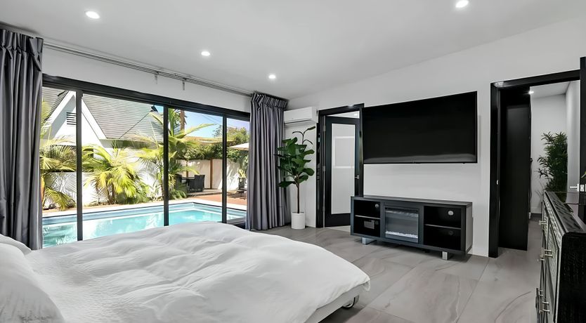 Photo of Sleek Stardust