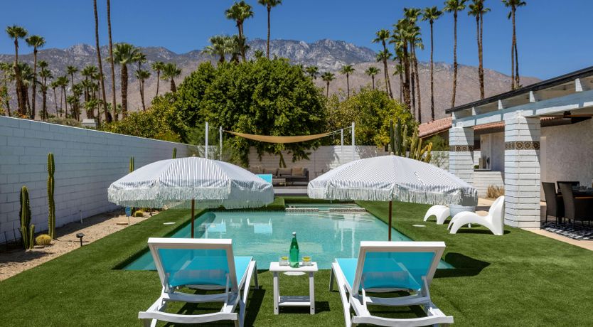 Photo of Stardust Poolhouse