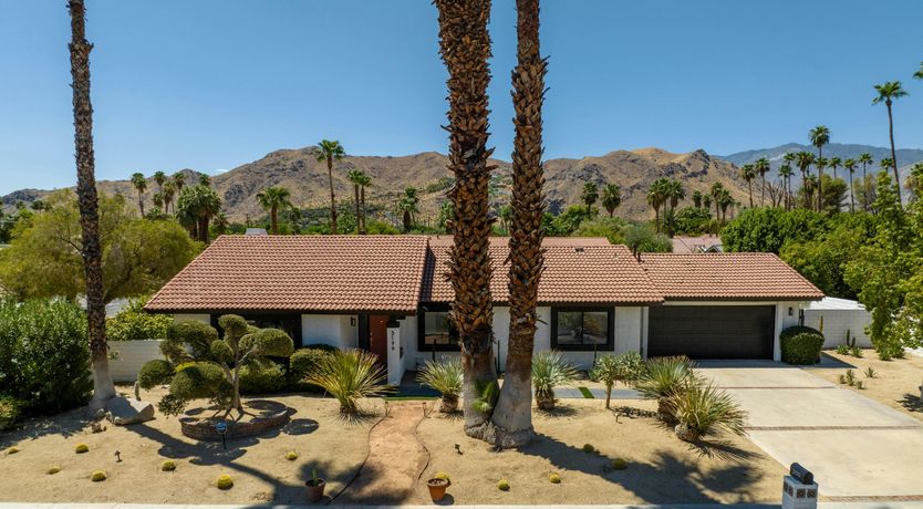 Photo of Stardust Poolhouse