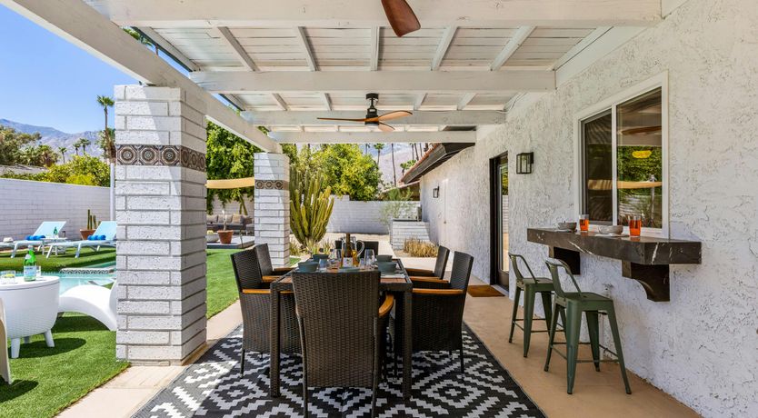 Photo of Stardust Poolhouse