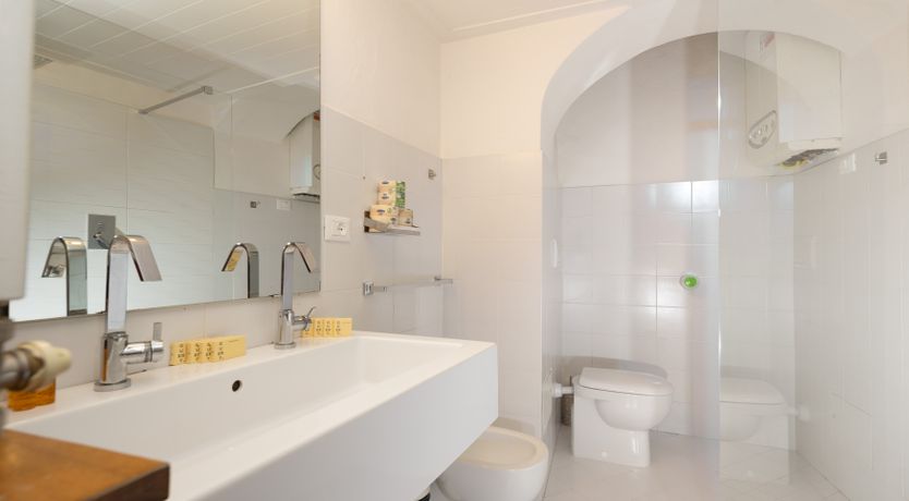 Photo of Florentine Fine