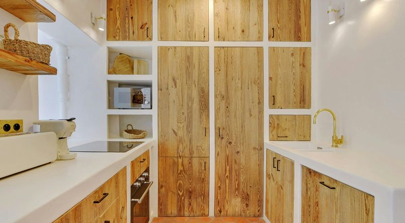 Photo of Paris Shadow