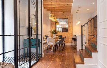 Seville Treasure Holiday Home