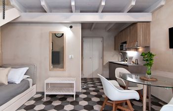 Vaulted Sun Holiday Home