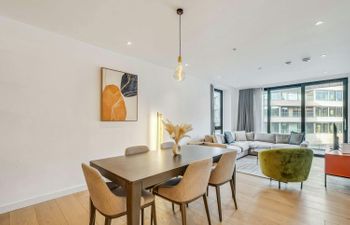 The King's Cross Crown Holiday Home
