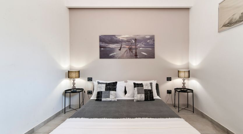 Photo of Golden Gateway