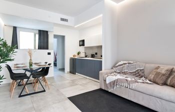 Golden Gateway Holiday Home