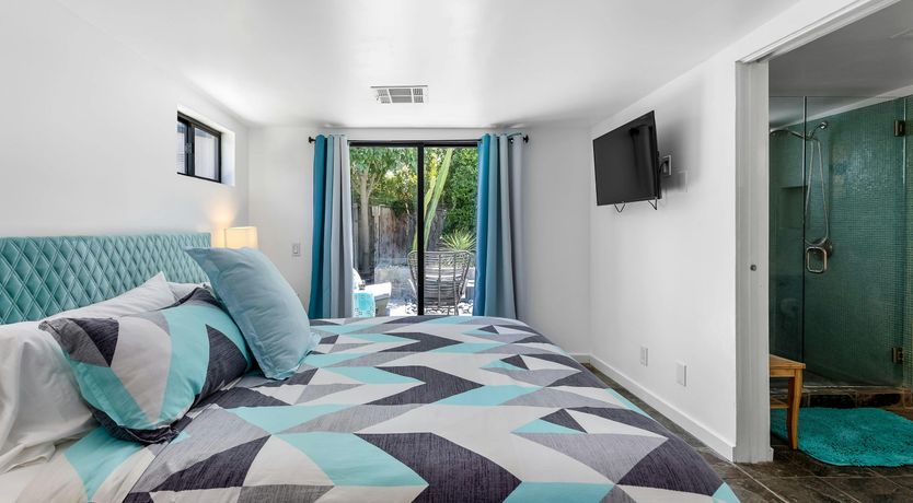 Photo of Mountain Horizon