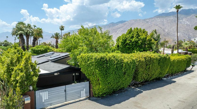 Photo of Mountain Horizon