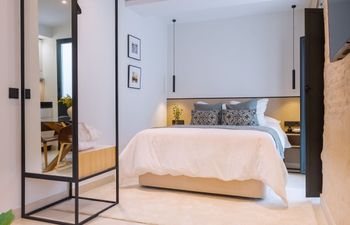 The Polished Jewel Holiday Home