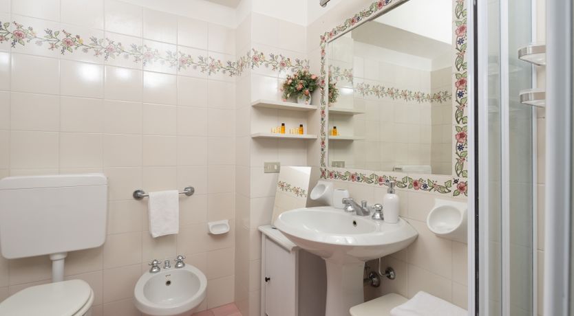 Photo of Terracotta & Emerald