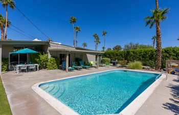 Blissful Fifties Holiday Home