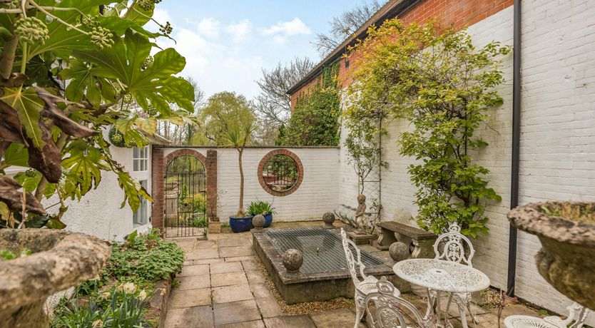 Photo of Bridge Cottage