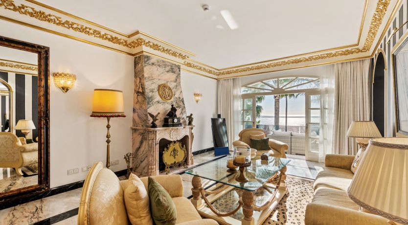 Photo of Golden Age Glamour