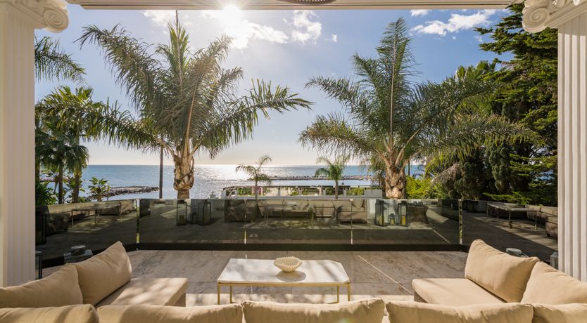 Photo of Golden Age Glamour