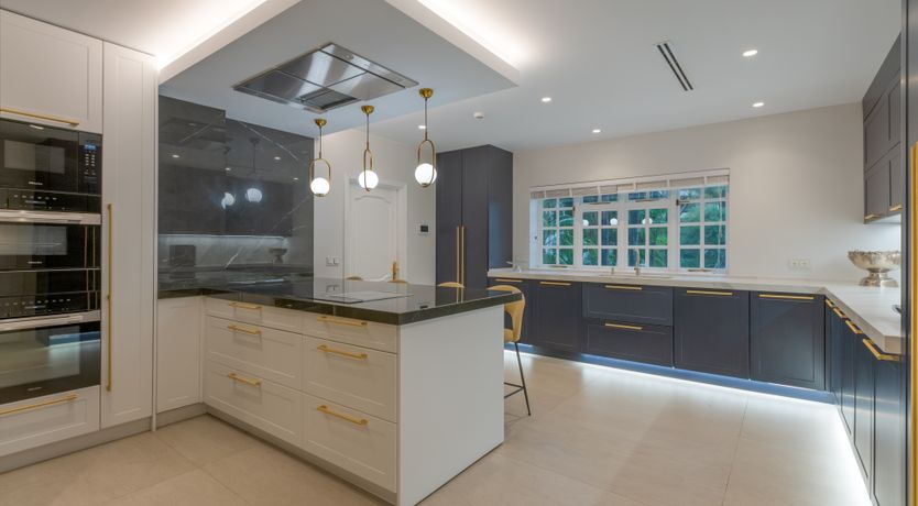 Photo of Golden Age Glamour