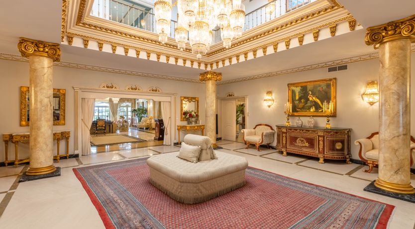 Photo of Golden Age Glamour