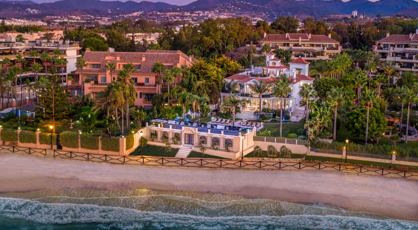 Photo of Golden Age Glamour