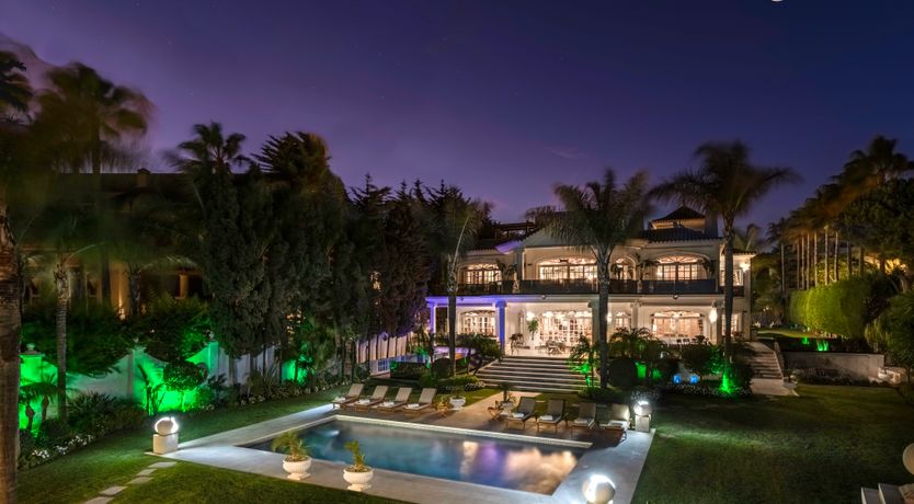 Photo of Golden Age Glamour