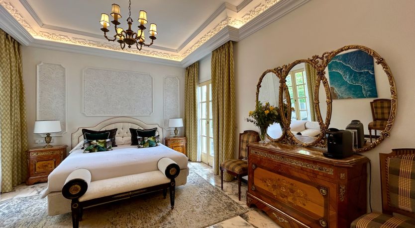 Photo of Golden Age Glamour