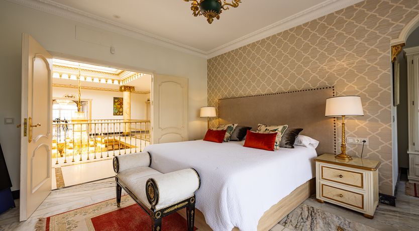 Photo of Golden Age Glamour