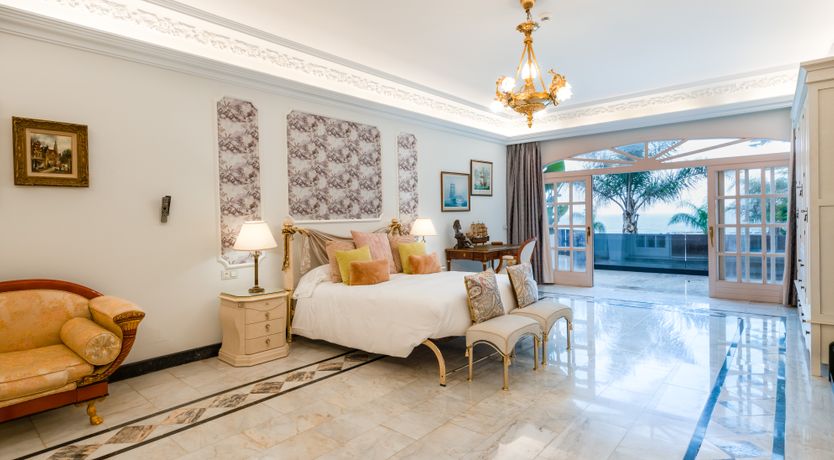 Photo of Golden Age Glamour