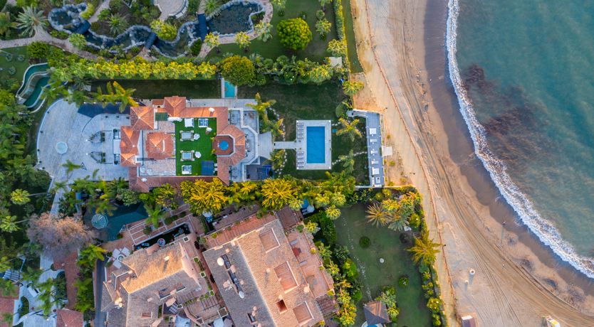 Photo of Golden Age Glamour