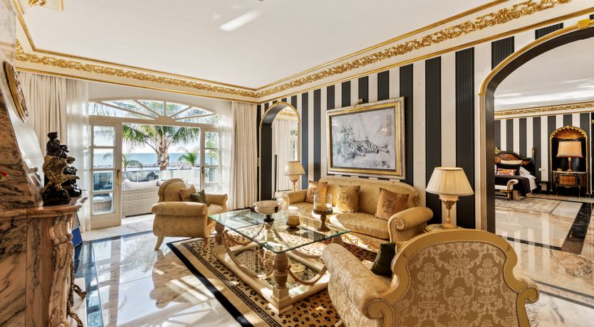 Photo of Golden Age Glamour