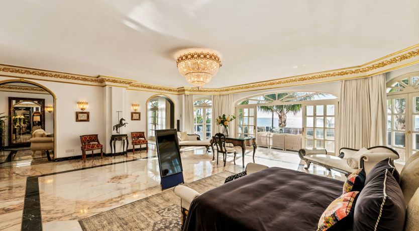 Photo of Golden Age Glamour