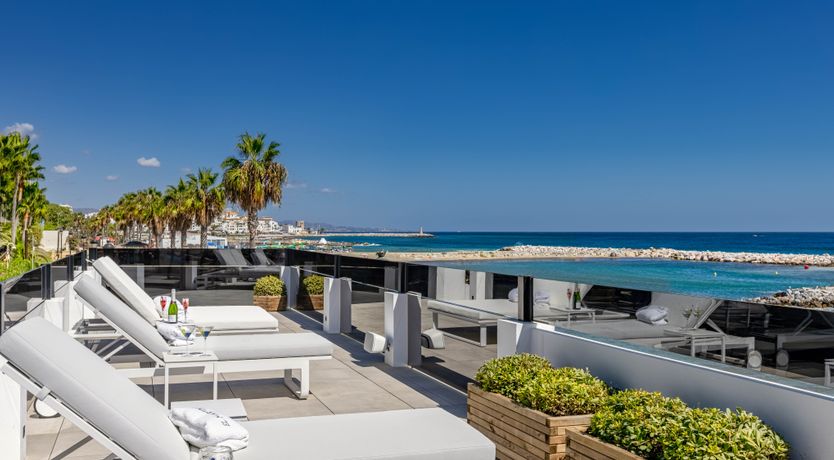 Photo of Golden Age Glamour