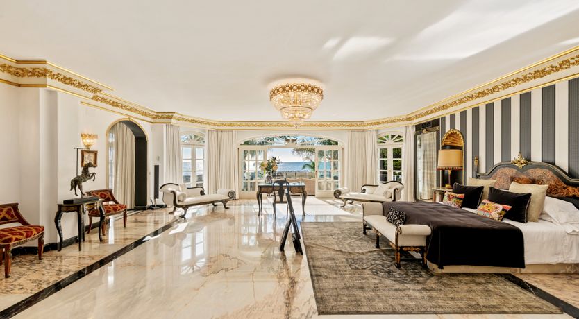 Photo of Golden Age Glamour